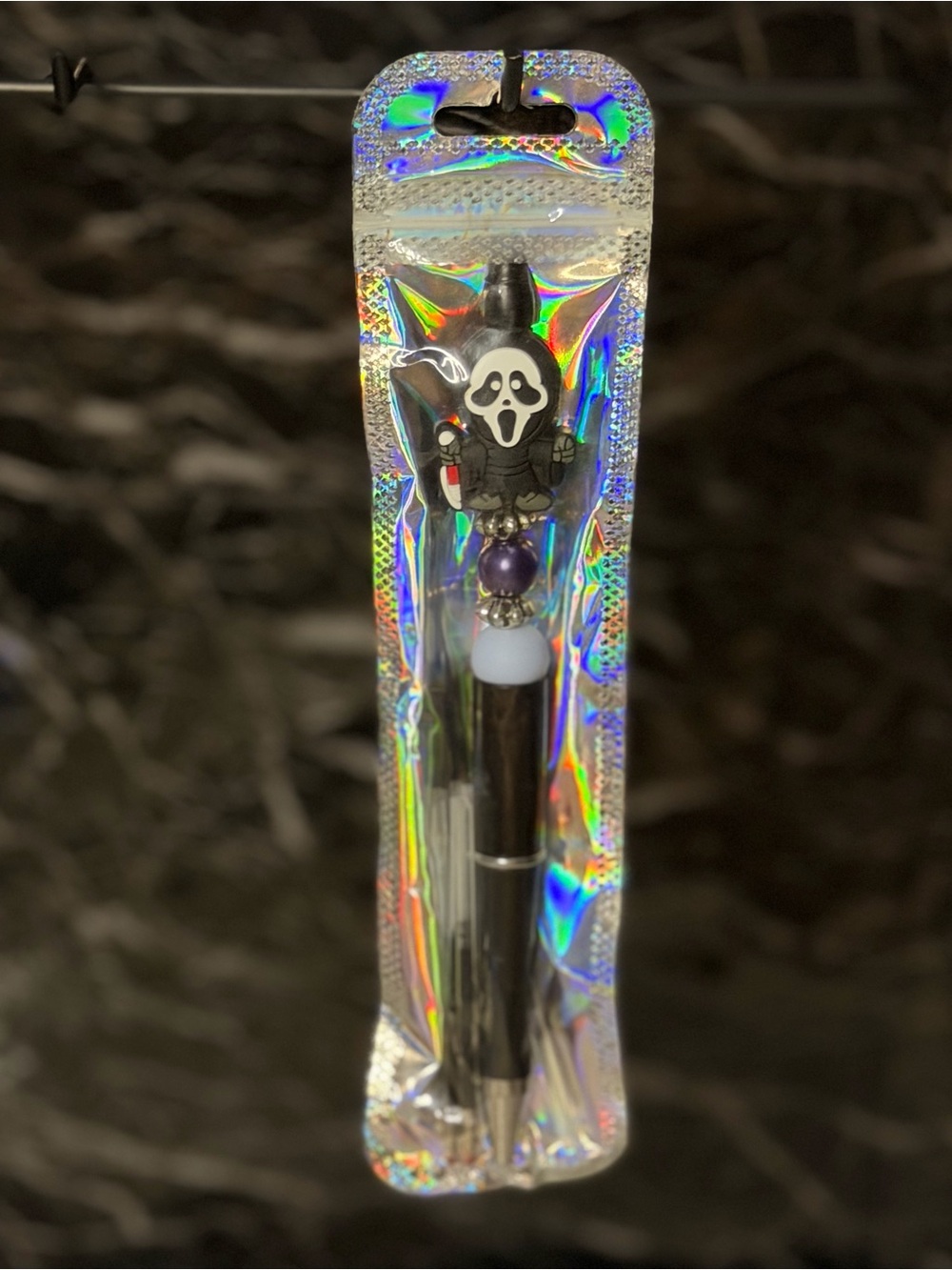 Scream Focal Bead Pen
Black & Blue Ink